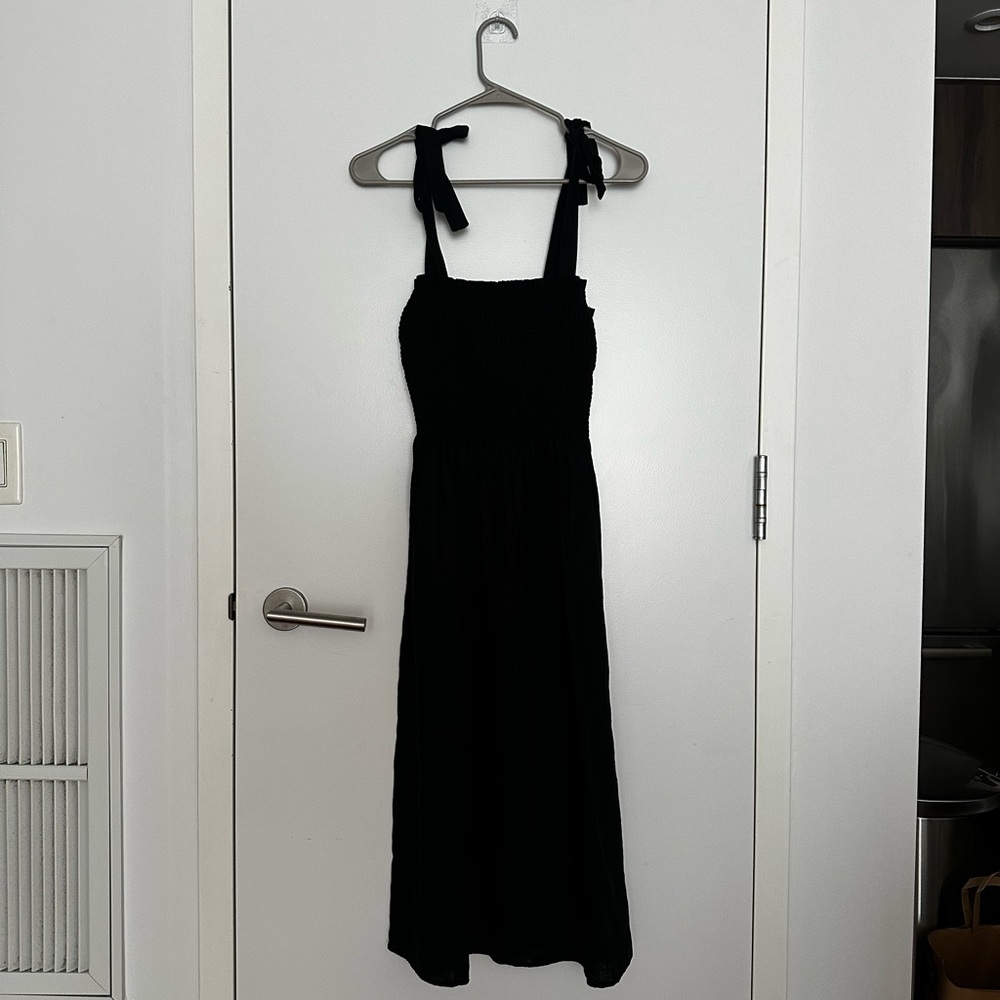 Wilfred Black Sleeveless Midi Sundress
